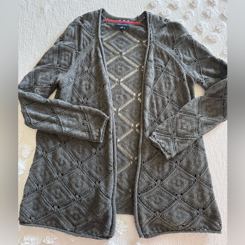 Tommy Hilfiger gray knit cardigan sweater SZ M
S2